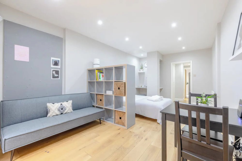 Modern Studio Flat - 1 min to Paddington Station