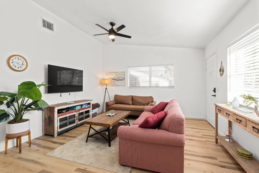 NEW Listing Discount! • Near Manatees & Springs