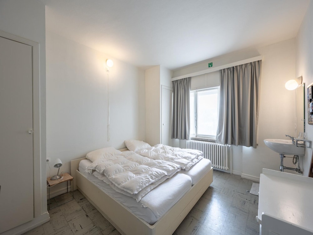 Apartment in Duinbergen by the Sailing School