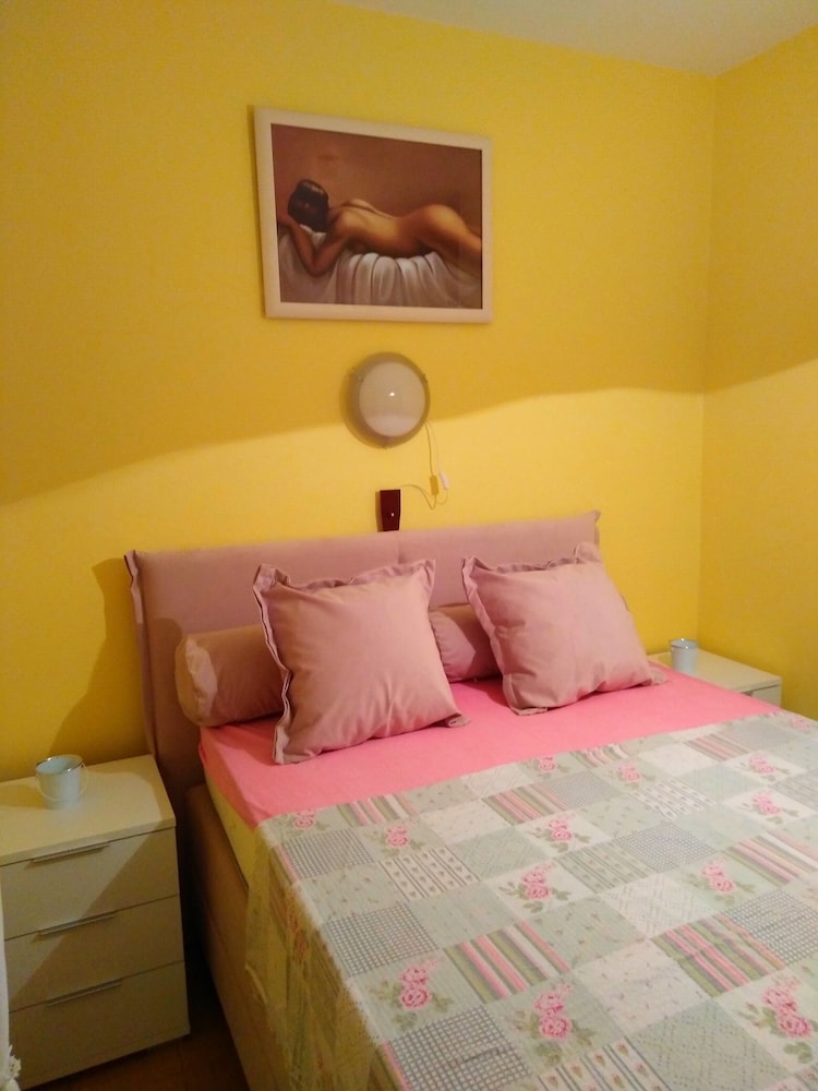 Spacious and Sunny Apartment on Island Rab view 5
