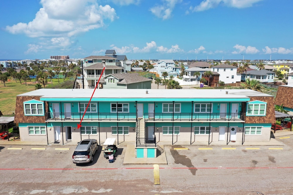 2 Units Beachfront Complex w Pool Pickleball Beach Bliss Bleach Bungalow