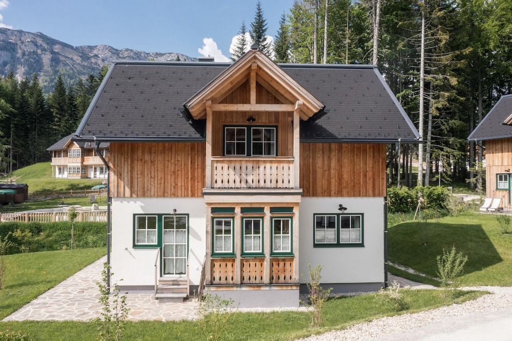 Chalet Near Grundlsee & Loser Ski Lift
