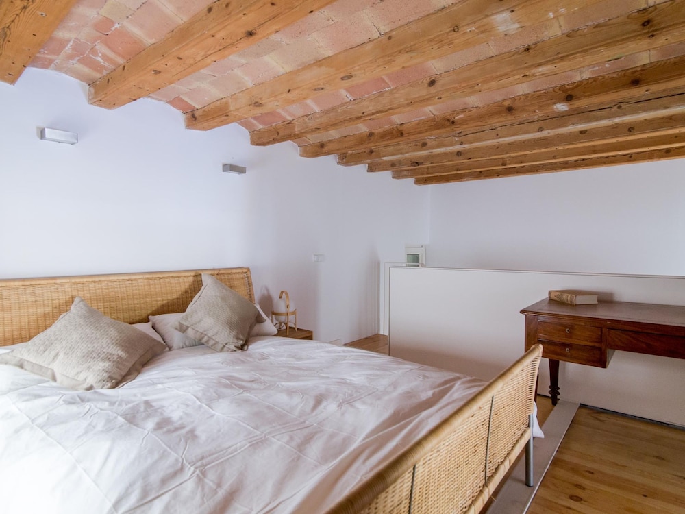 Designer s Three Bedroom Apartment With Terrace