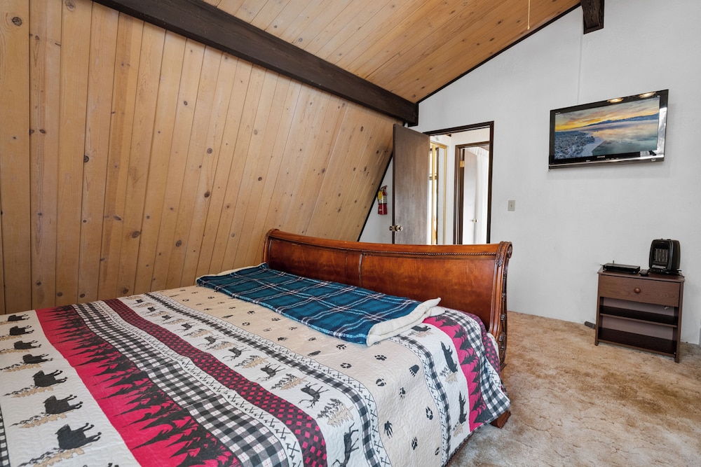 The Duran Cabin view 3