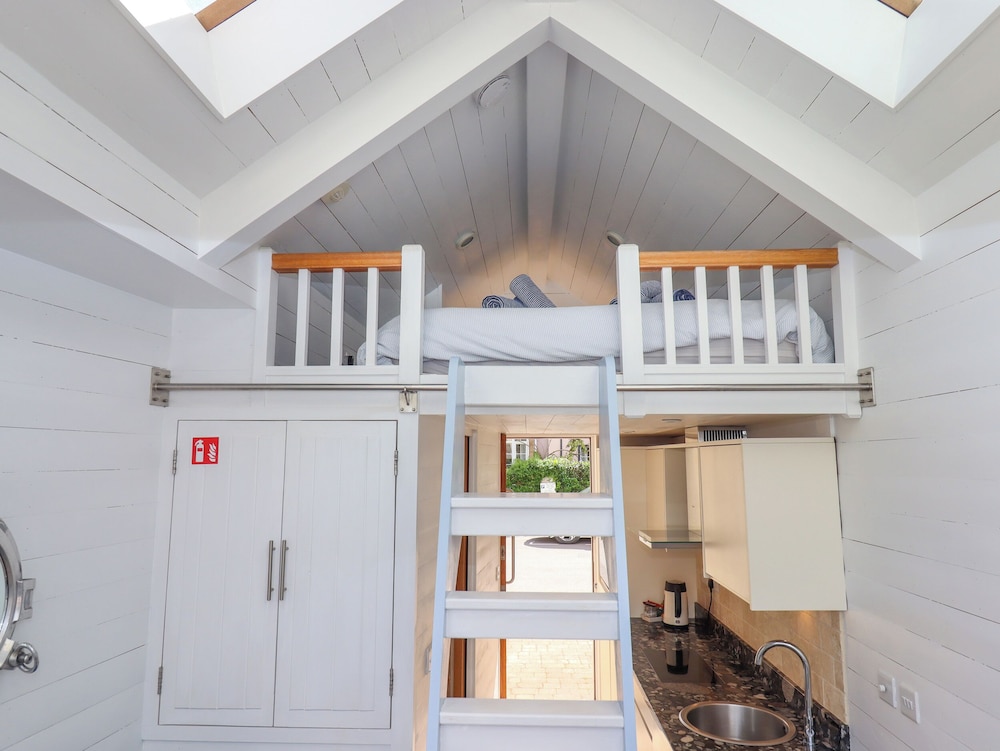 Beach Hut 5