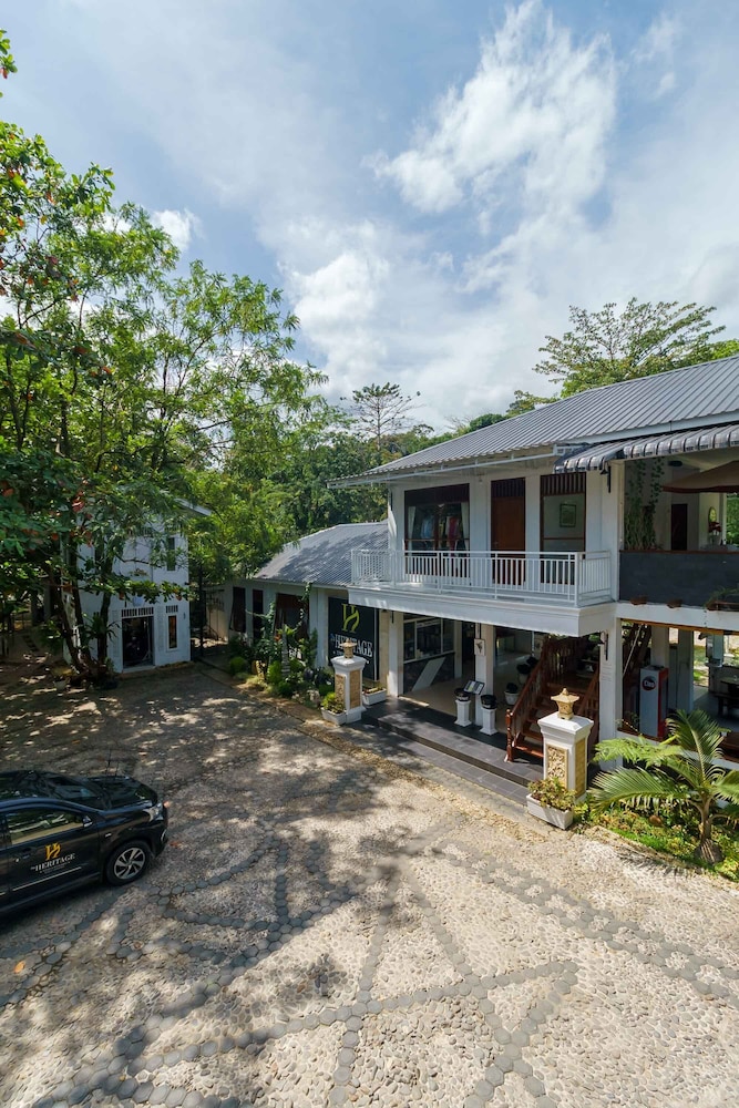 RedDoorz Premium @ The Heritage Bukit Lawang view 5