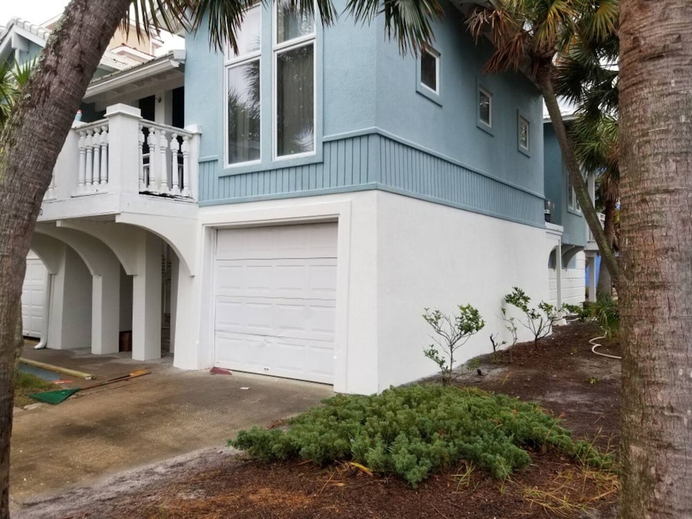 Days Like This -spacious Home Steps From the Beach