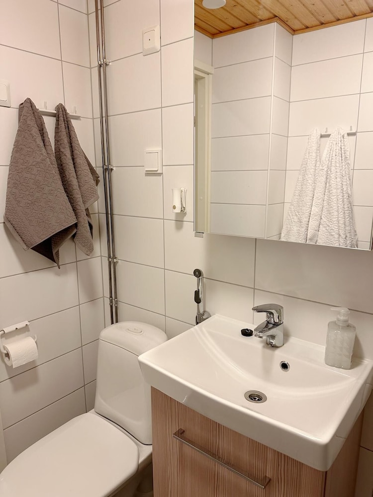 Bright & Cozy 2BR Home in Central Lahti