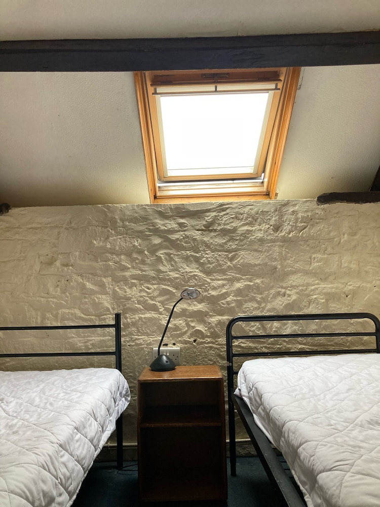 Sleeping Giant Bunkhouse