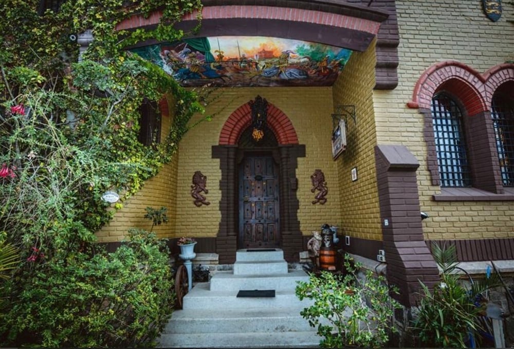 Hotel Castillo Viña del Mar - Image 1