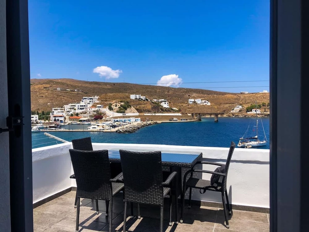 Alos Seafront Gem - Loutra Seaview Escape