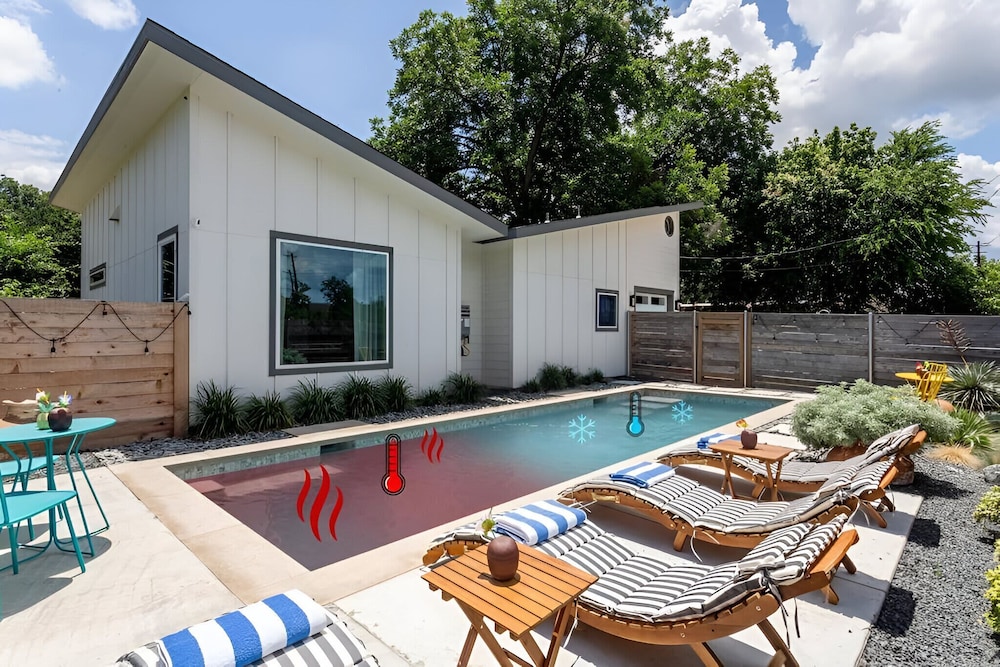 Heated Pool Haven w Hot Tub 3 min to DT