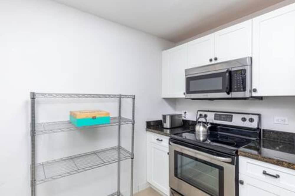 1720 Wa Kee 1B 4 Queen Beds Sleep 8 Pool Parking Wi-fi Patio