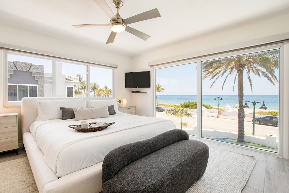Sea Breeze by Avantstay Across From Fort Lauderdale Beach Pool Out Door Dining Fire pit