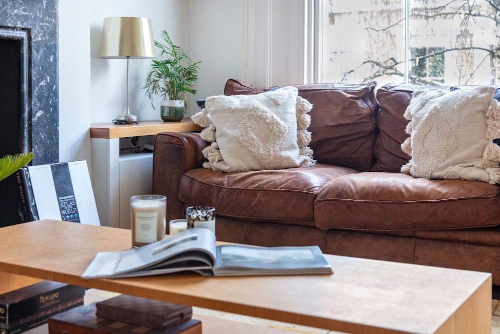 Cozy 2BR Near Notting Hill & Hyde Park