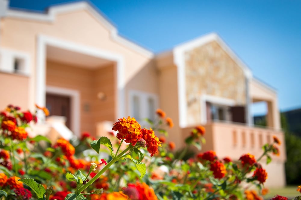 Leone Luxury Villas