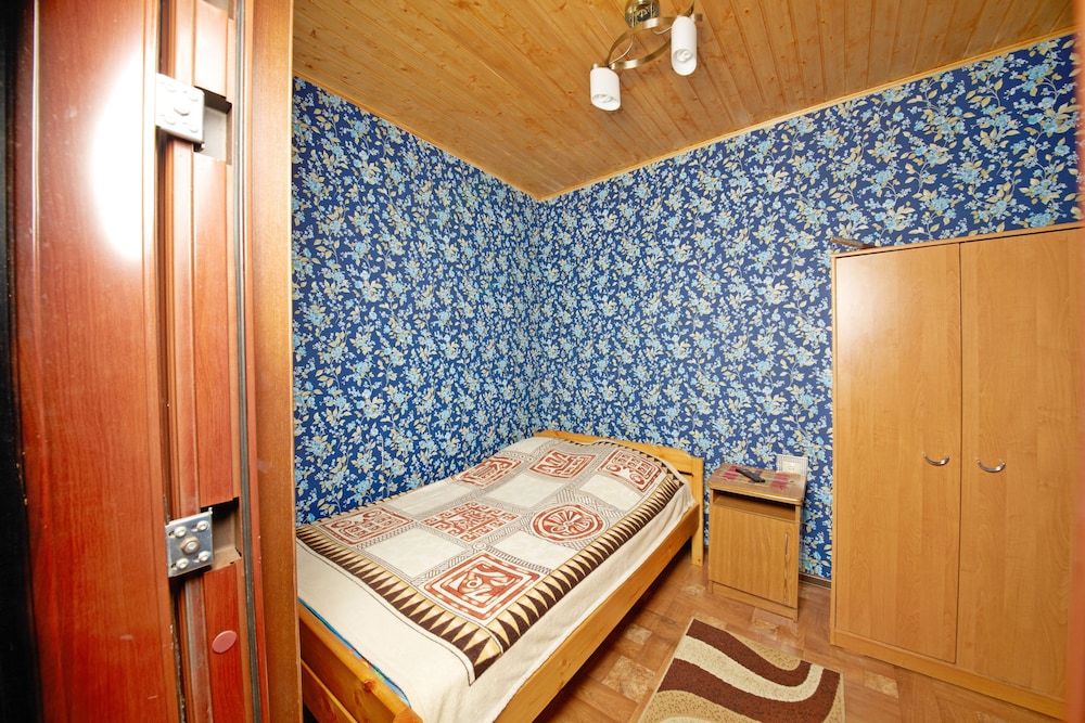 Guest House on Chernomorskaya Ulitsa