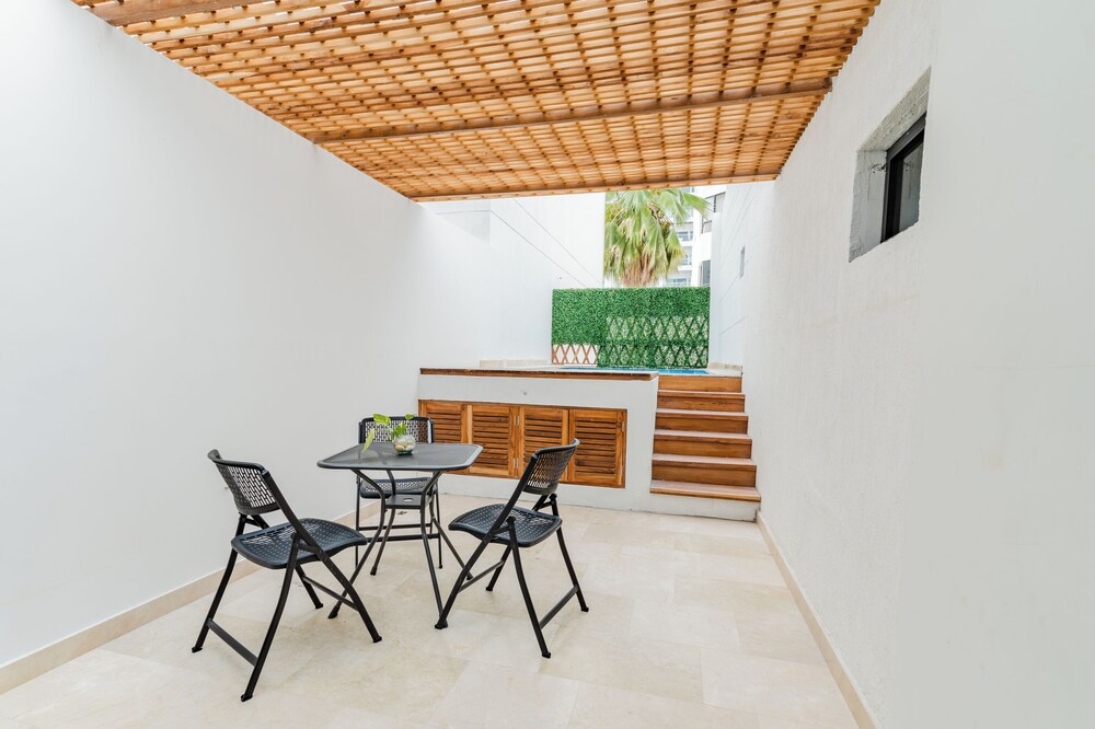 Casa Vargas 6-77 By SoHo