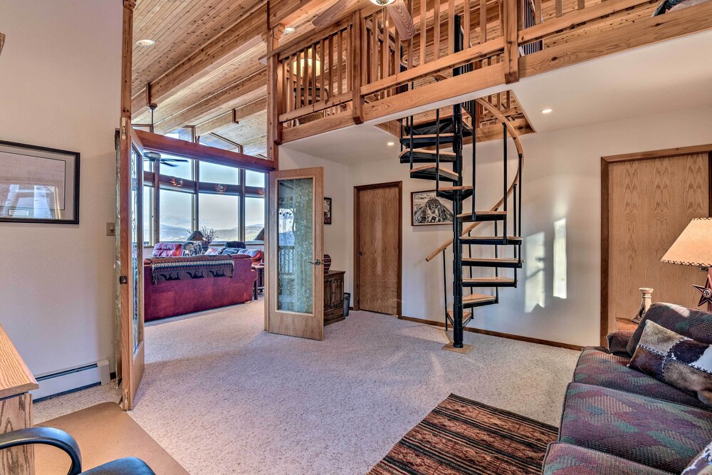 Falcon Rest: A Deluxe Angel Fire Mountain Retreat!