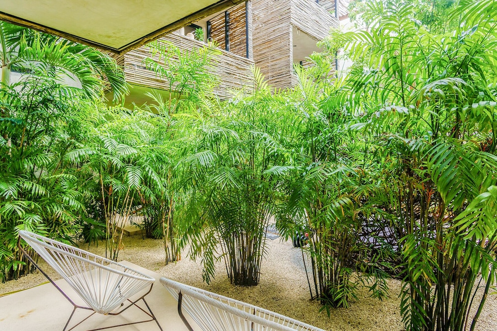 Eco-sustainable Luxury Between Beach Hotspots & Tulum Town by Stella Rentals