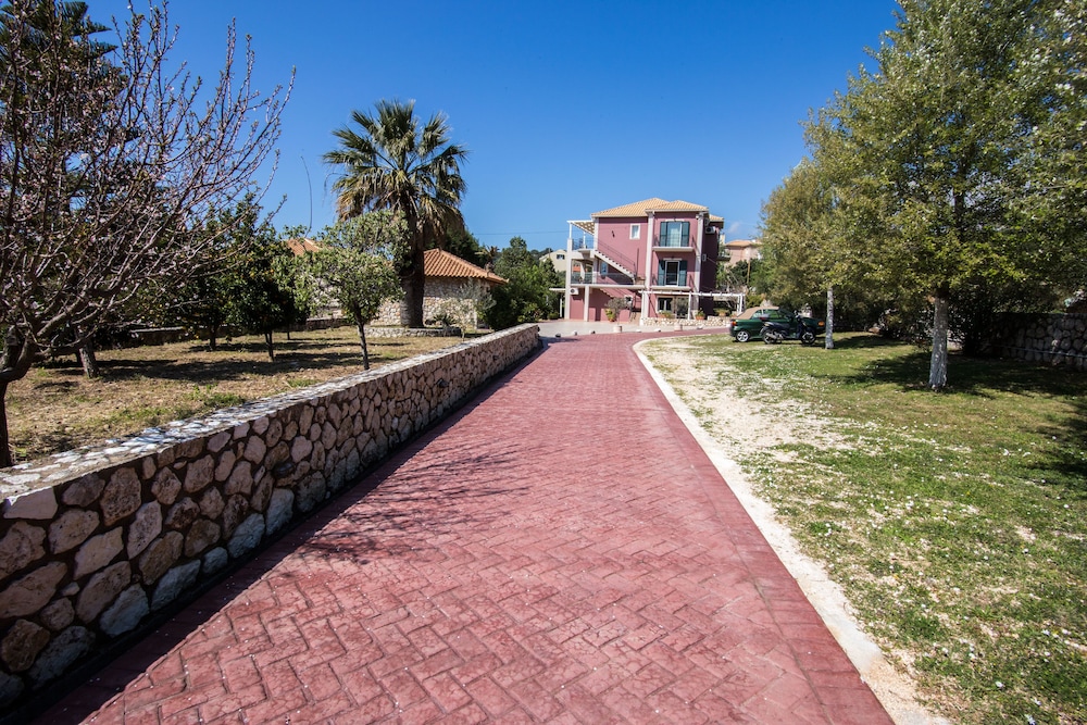 Dina Apartments