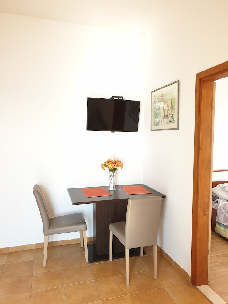 Apartments Lira