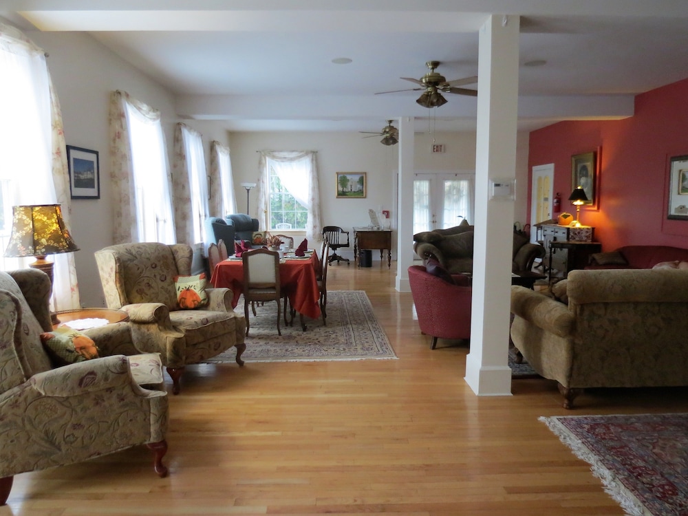 The Rosemont Inn