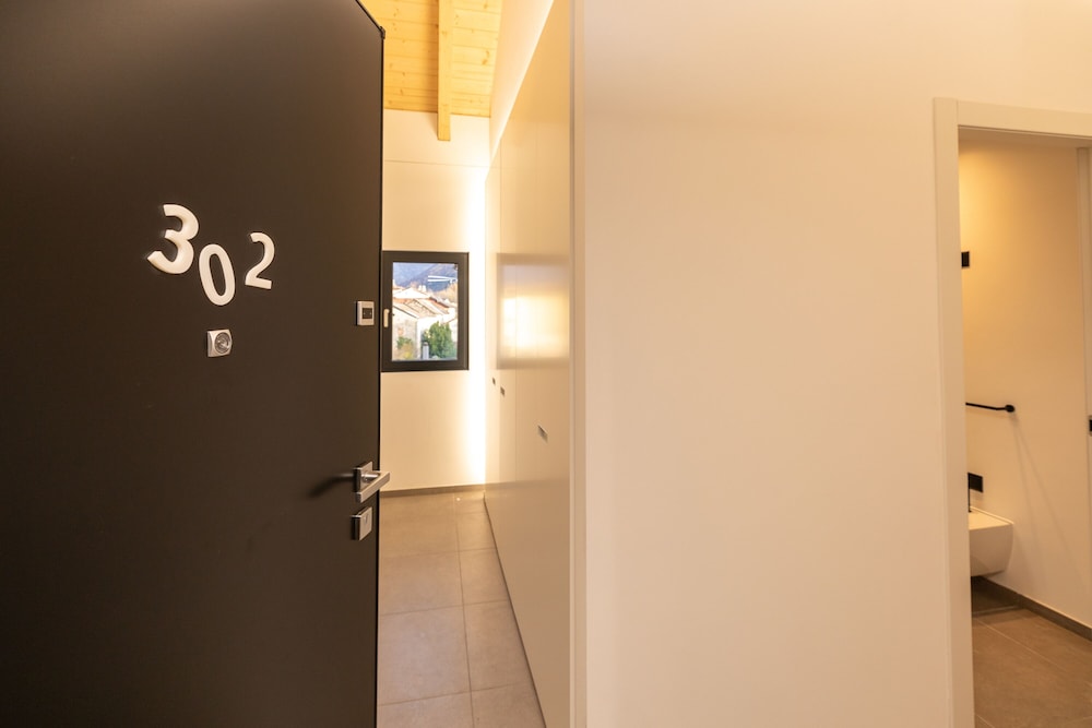 Res.3544 Apt King 302