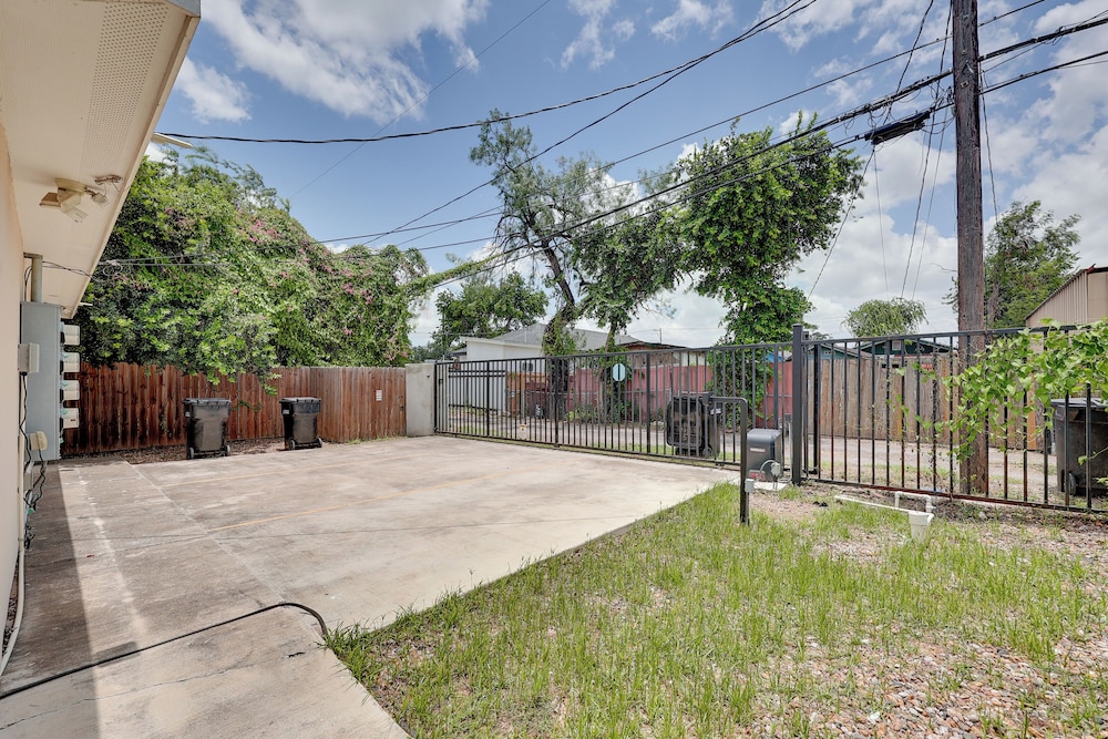 1 Mi to Dtwn Mcallen: Convenient Home Near Parks