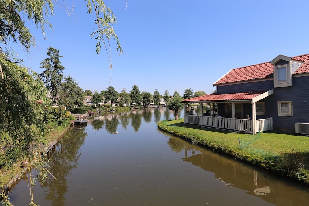 Bungalow in Zuytland Buiten With Fishing Platform