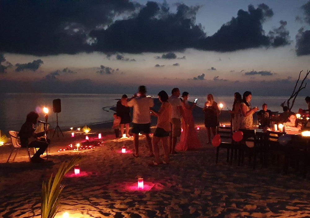 Omadhoo Inn