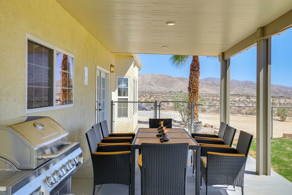 Desert Escape: 360 Mtn Views & Saltwater Pool/spa