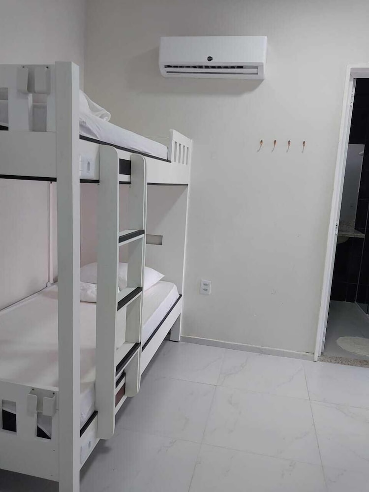 MANERO HOSTEL