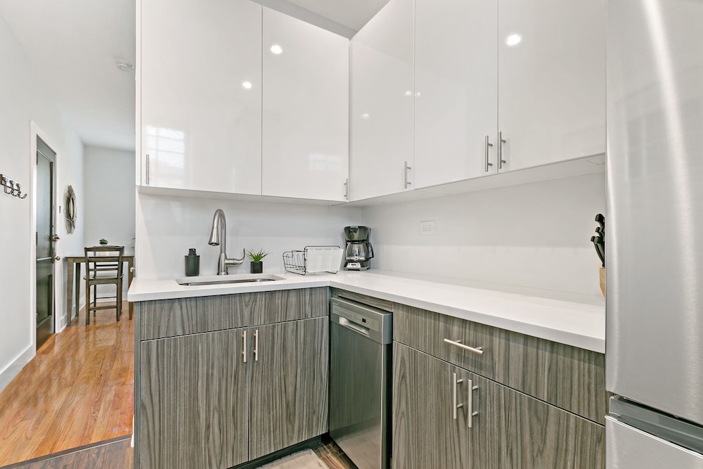 Central 1BR Retreat - Belmont E1
