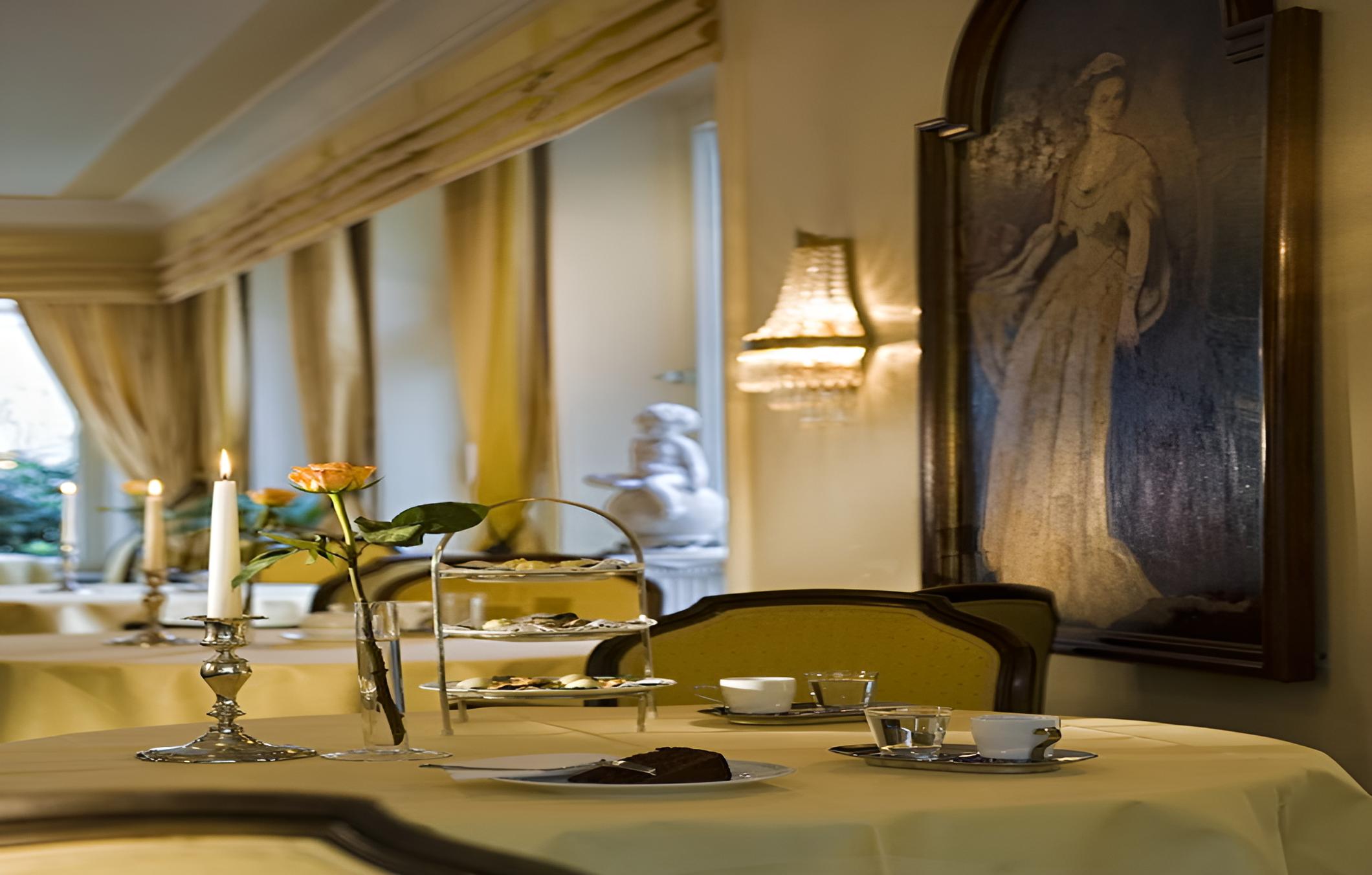 restaurant