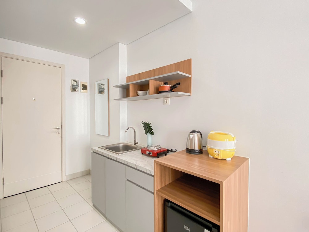Basic Look Studio Near Bekasi Station At Patraland Urbano Apartment