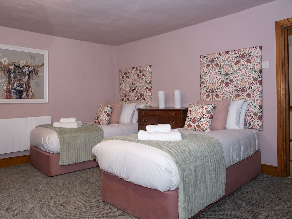 Watermouth Castle, Rhododendron Apartment