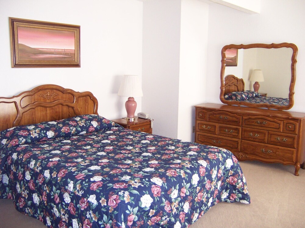 109 Pismo Shores 3 Bedroom Condo by Redawning view 3