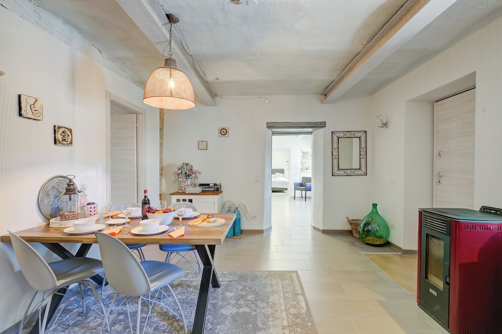 Bocca Al Lupo Apartments