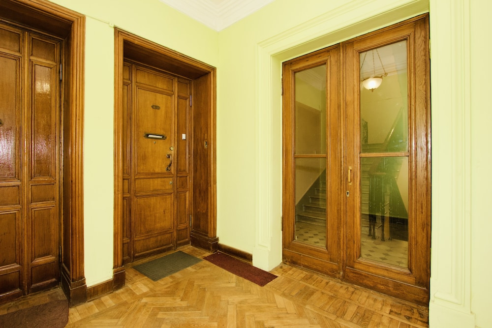 LUXKV Apartment on Kudrinskaya Ploschad