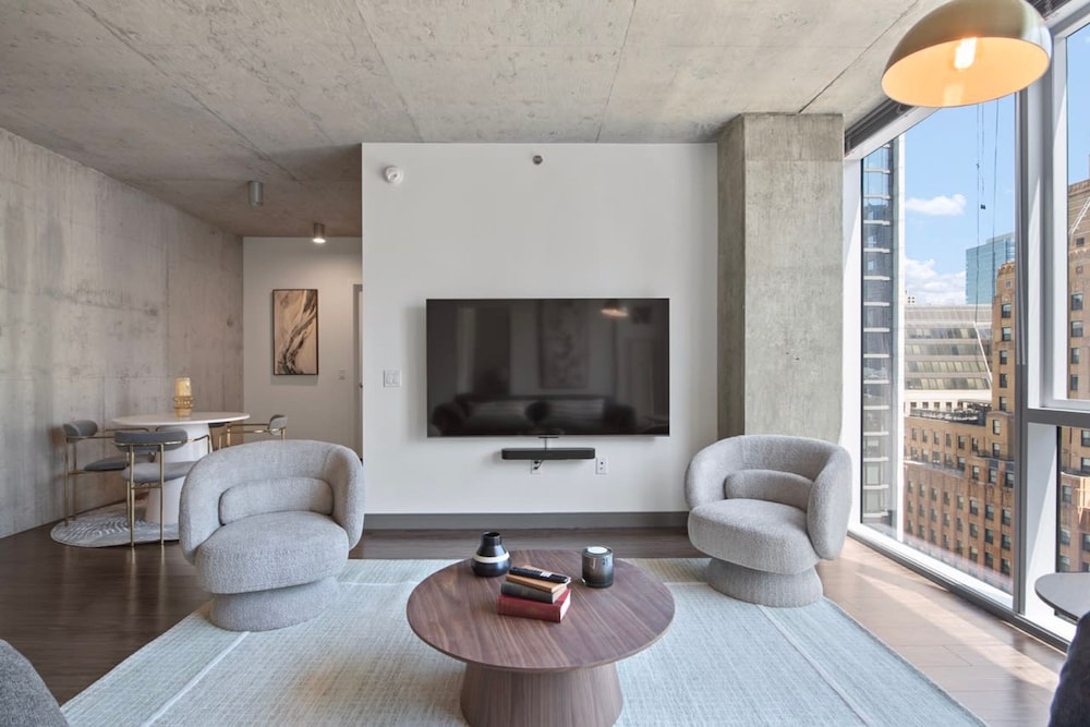 Urban Retreat 2BR City Views Near Shops