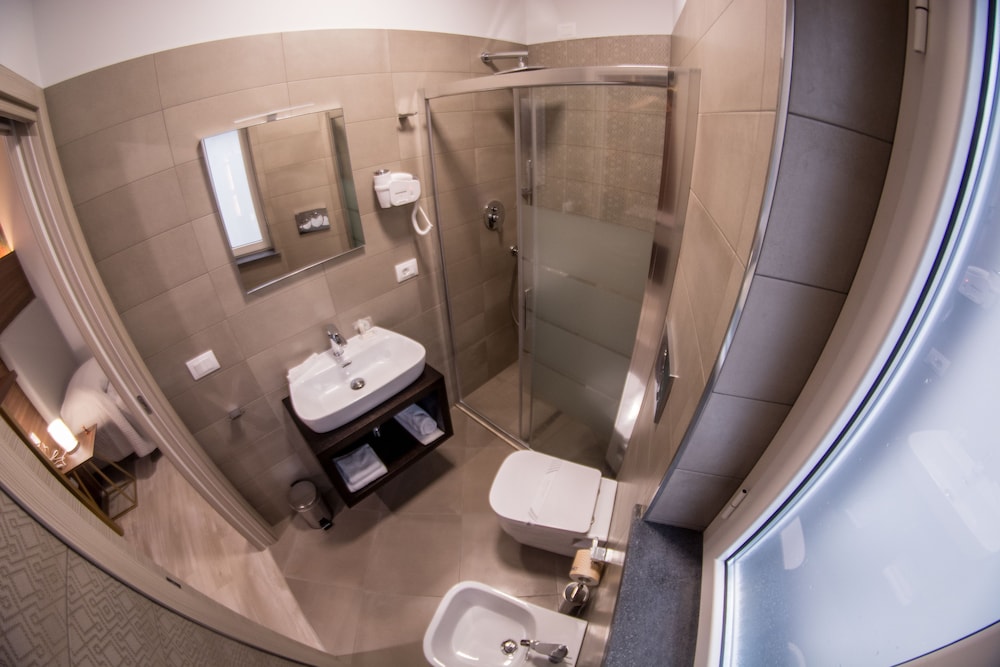 8 Room Hotel