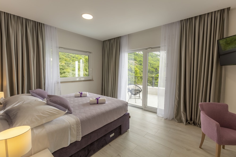 Villa Romance view 3