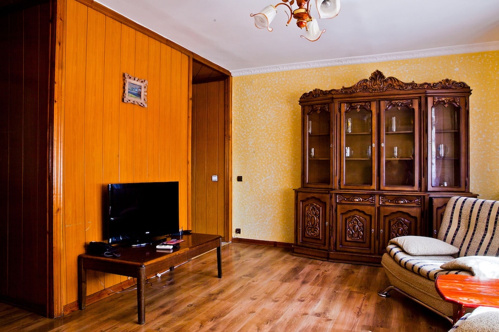 Lessor Apartments