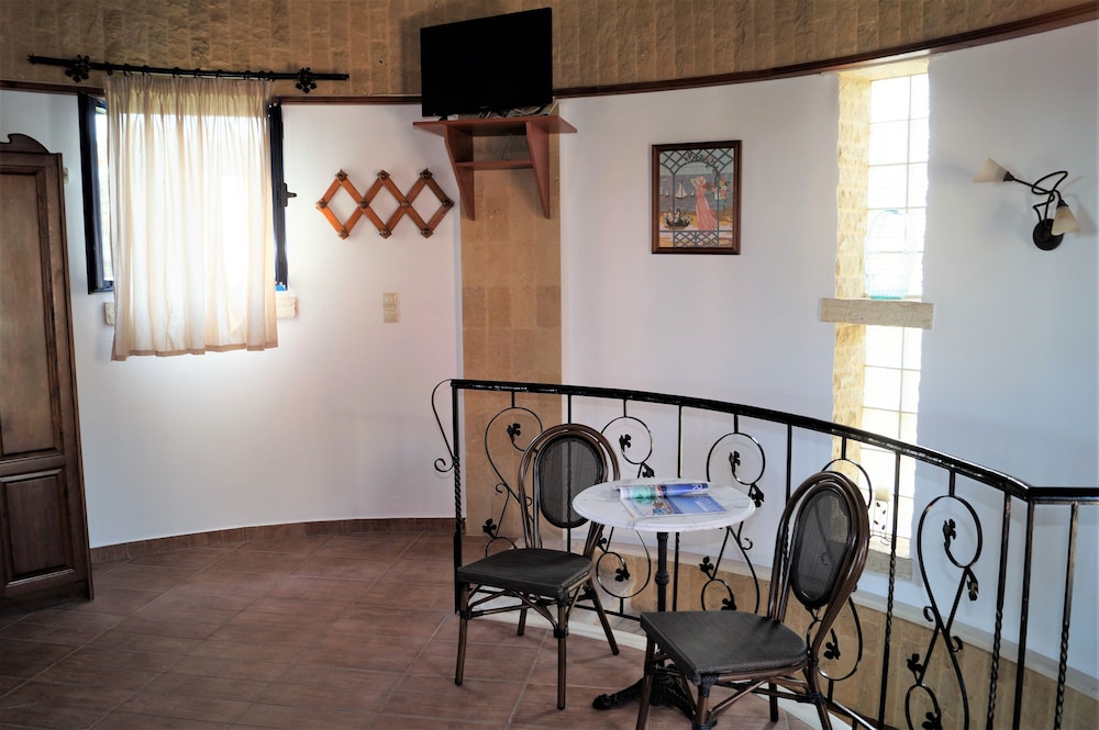 Mathraki Resort