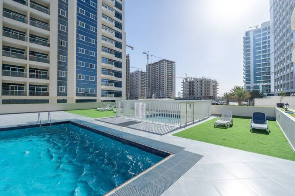 Calm Studio Apartment Right by the Golf Courses in Sports City