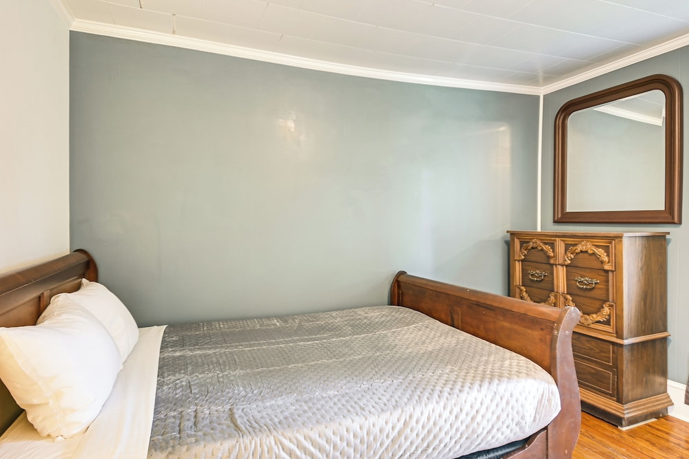 Cozy Tazewell Home w/ Grill on Back of the Dragon! view 4