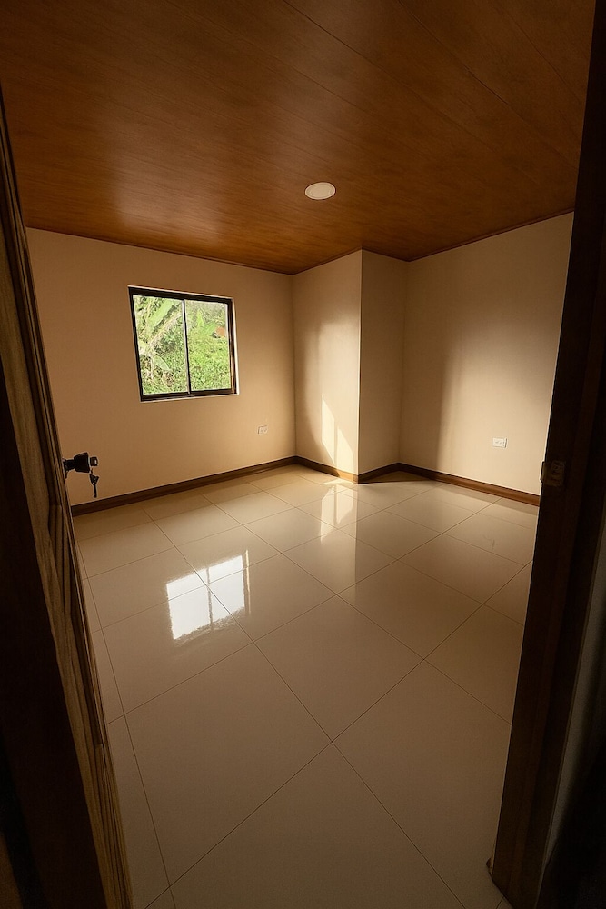 KEYTRI ROOMS