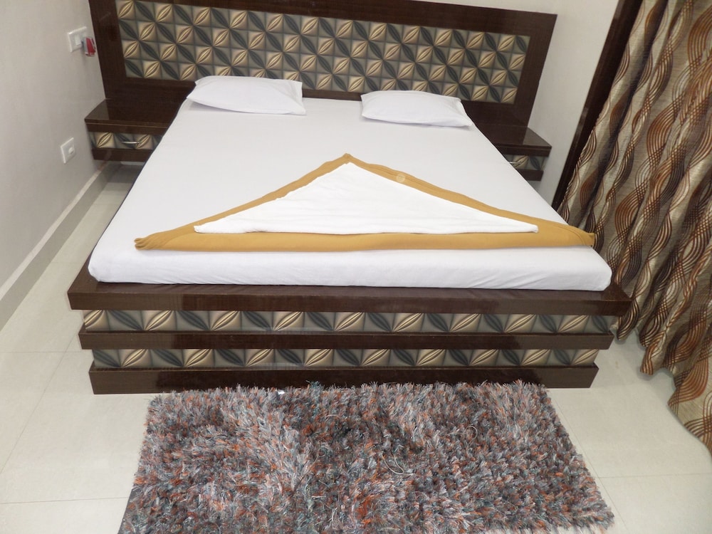 Hotel Gandharv Garden