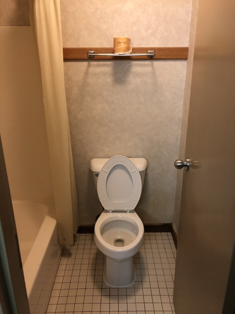 Denison Inn & Suites